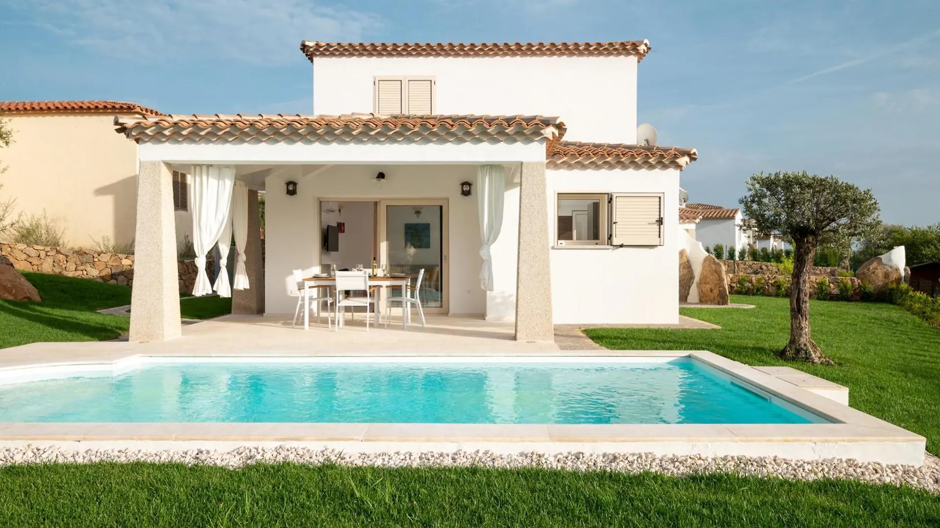 Villa Bellevue By Klodge Budoni Italy