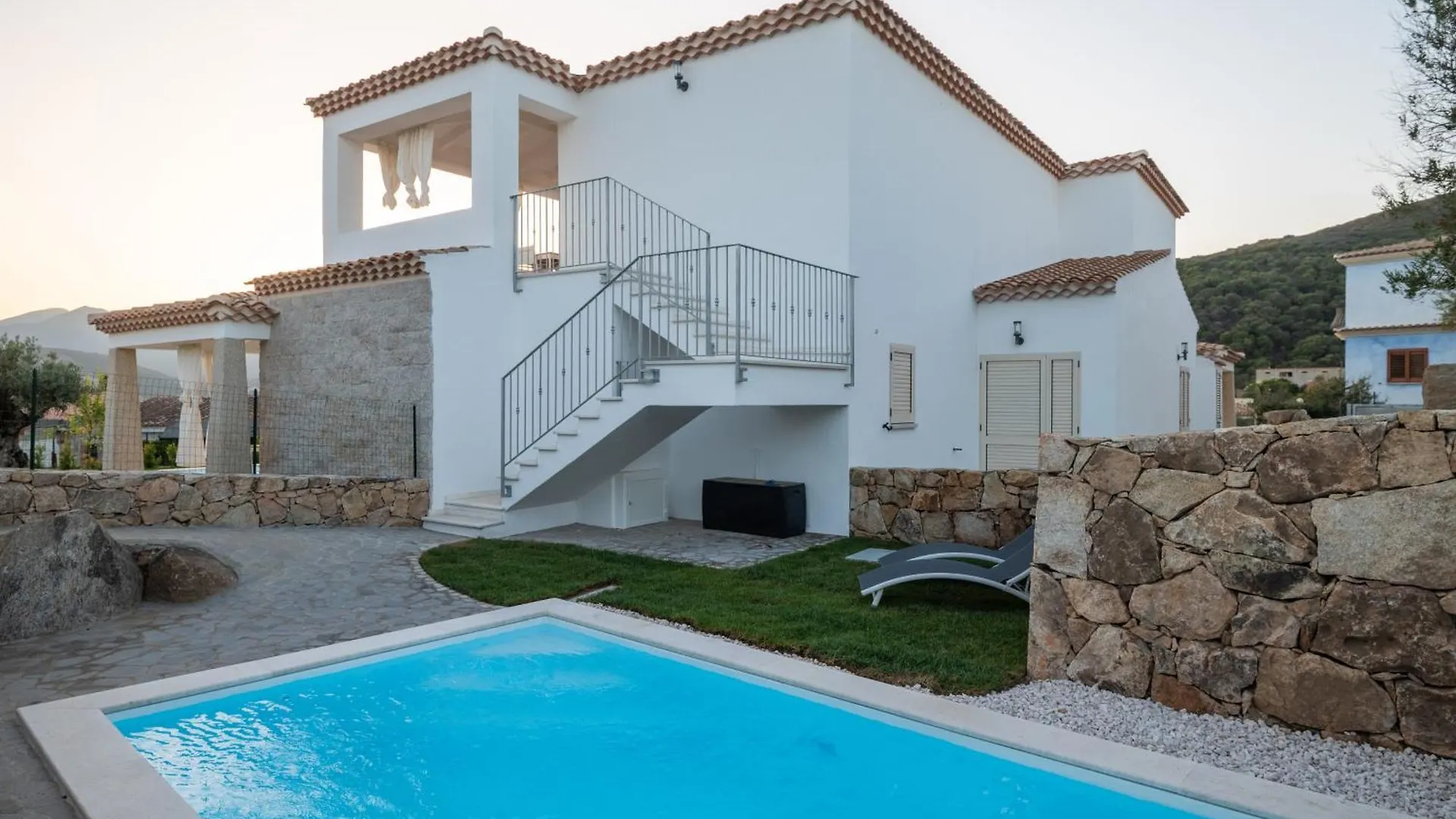 Villa Bellevue By Klodge Budoni Italy